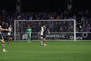Nespral, ante la Ponferradina | FOTO ANDREA MATEOS