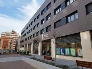 Centros de acción social de Salamanca, Victoria Adrados