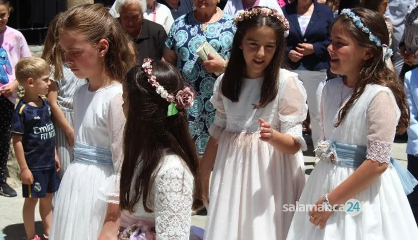 Misa y procesión en Carbajosa de la Sagrada.