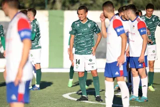Garban, ante el Langreo FOTO CD GUIJUELO