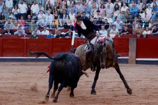 Diego Ventura con 'Bronce' ante 'Zapatero', el toro de vuelta al ruedo de Sánchez y Sánchez | Foto Juanes