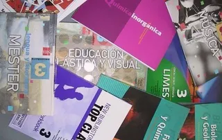 Al menos 7.000 euros para ayudas a familias para material escolar y libros de texto