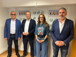 El presidente del sector nacional de Educación, Mario Gutiérrez; el presidente autonómico de CSIF, Benjamín Castro; y la presidenta del sector de Educación, Isabel Madruga de CSIF