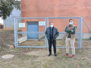 Pedro Gallego y Guillermo Rivas, en el lugar donde se realizará la instalación