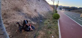 Silla tirada en la carretera de Ledesma