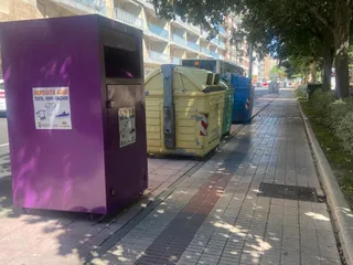 Contenedores en la avenida de Comuneros