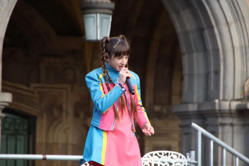 El alcalde de Salamanca, Carlos García Carbayo, recibe a sus Majestades los Reyes Magos y Concierto de Chloe DelaRosa en la Plaza Mayor