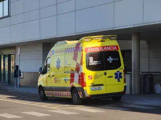 Ambulancia y ambulancias en el hospital de Salamanca. CAUSA. S24H.