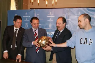 Carlos Sainz es reelegido presidente de la FCyLB