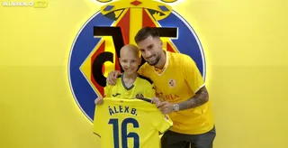 M4ría, con el futbolista del Villarreal Álex Baena