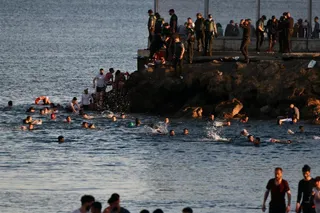 Castilla y León está dispuesta a acoger a 18 menores migrantes no acompañados trasladados desde Ceuta