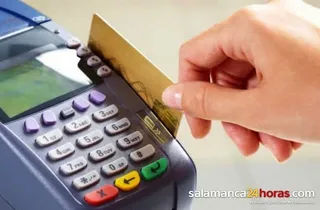 Los consumidores aumentan hasta un 4% su gasto con tarjeta en ocio y restaurantes