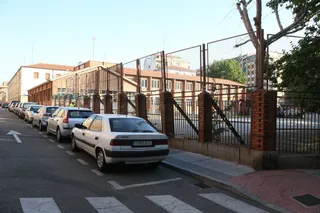 Preparativos del derribo del Victoria Adrados