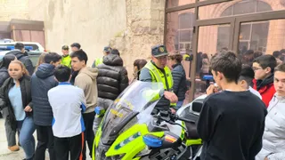 Plan seguridad en centros escolares Guardia Civil en Alba de Tormes (9).jpeg