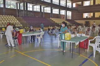 Unos 500 jóvenes de entre 25 y 29 años se han vacunado este jueves en Peñaranda.
