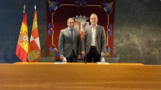 Eloy Ruiz y Raúl San Segundo, delegado en Salamanca de la Junta de Castilla y León y jefe del Servicio de Movilidad Y Transformación digital