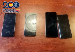 Móviles sustraídos en un establecimiento cárnico de la calle Rúa Mayor