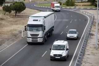 No sólo autopistas: Un comité de expertos recomienda extender los peajes a las carreteras secundarias