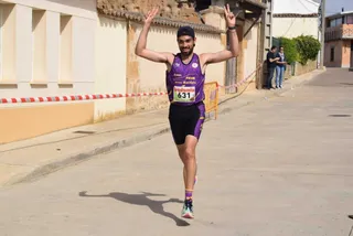 Miguel Gallego, ganador de la IV Carrera Lenteja de la Armuña