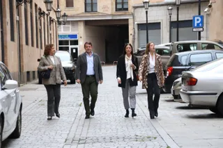 Alfonso Fernández Mañueco ejerciendo su derecho a voto
