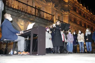 Plaza Mayor. Concentración por el 25 N del Ayuntamiento de Salamanca