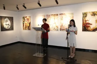 Exposición de la artista china Long Beini