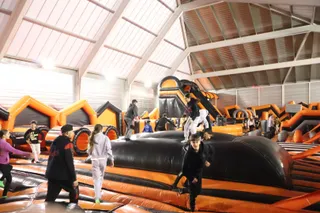 Castillo Ninja con dj en Carbajosa