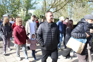 Cabezudos en el parque de la Aldehuela por el Lunes de Aguas.