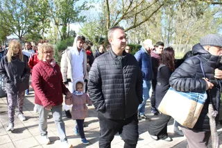 Cabezudos en el parque de la Aldehuela por el Lunes de Aguas.