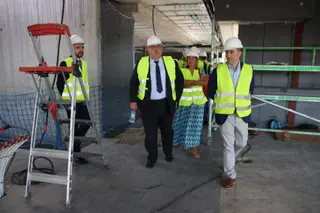El consejero de Sanidad, Alejandro Vázquez Ramos, visita las obras del centro de salud Prosperidad