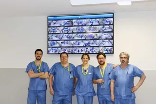 Carmen Esteban junto a parte de su equipo de Cirugía General y Digestivo que realizan los trasplantes de páncreas.
