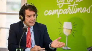 El presidente de la Junta pide a Pedro Sánchez que deje de crear “preocupación” con su negativa a vacunar con AstraZeneca