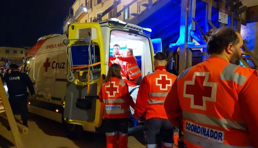 Traslado herido a quirófano de la Plaza