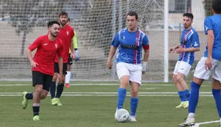 Imagen de un partido anterior entre el Trinitarios y Villares / FOTO SALAMANCA24HORAS.COM