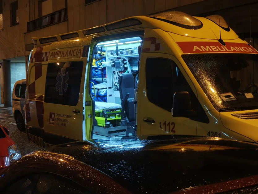 Rápida intervención sanitaria tras el desvanecimiento de una mujer en un gimnasio de la calle Rodríguez Fabrés