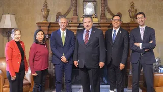 Ricardo Rivero recibe a una delegación de la Hispanic Association of Colleges and Universities (HACU). Foto USAL