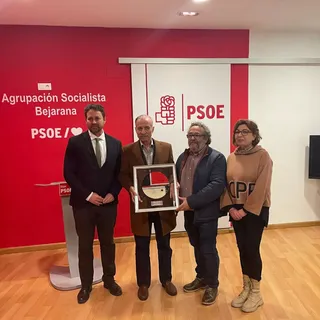 Entrega premio a la libertad de la Agrupación Socialista Bejarana a Husni Abdel Wahed