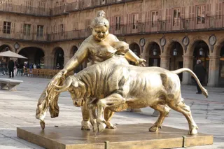 Esculturas del artista chino Xu Hongfei en la Plaza Mayor