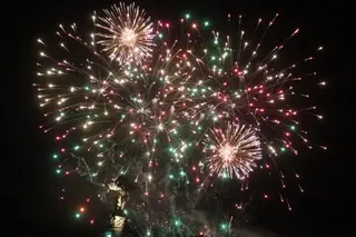 Así ha brillado Salamanca bajo una lluvia de fuegos artificiales 