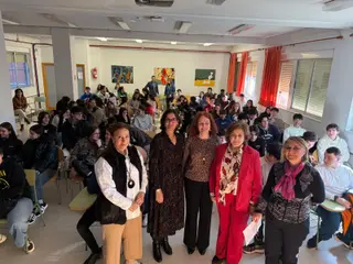 Las ponentes Mª Sonsoles Castro, Ana Mª Vaquero y Mª Luisa García compartieron sus conocimientos y experiencias en el ámbito forense, psiquiátrico y psicológico, respectivamente