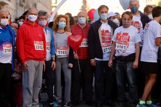 Luis Fuentes, junto a representantes del Ayuntamiento de Salamanca y la Diputación en la salida de la carrera