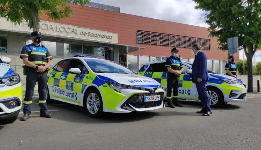 Presentación de los nuevos coches de la Policía Local (28)