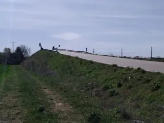 Nueva pasarela entre Castellanos de Moriscos y Moriscos