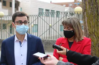 José Luis Mateos y María García, concejales del PSOE. Foto de archivo