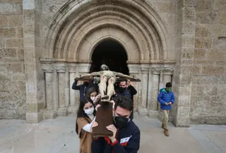 Miróbriga se encuentra con el Cristo Bendito de San Andrés