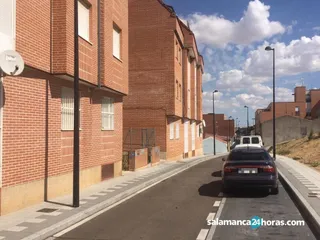 Calle Estrecha de Tejares