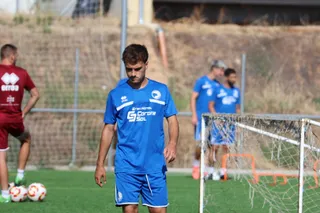 Hugo Parra, en el entrenamiento de Unionistas | FOTO ANDREA MATEOS