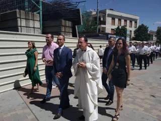 Procesión y homenaje a los mayores en Carbajosa (1)