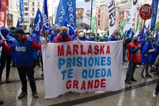 Trabajadores del centro penitenciario de Topas reivindican en Madrid mejoras económicas y laborales