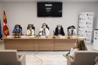 Luis Ángel González, Rosa Cordovilla, Miguel Ángel Hernández Mezquita, Javier Rubio, y Francisco García Río dan una rueda de prensa por el Día Mundial sin Tabaco